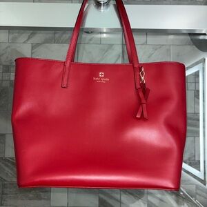 Women’s designer handbags and cross bodies